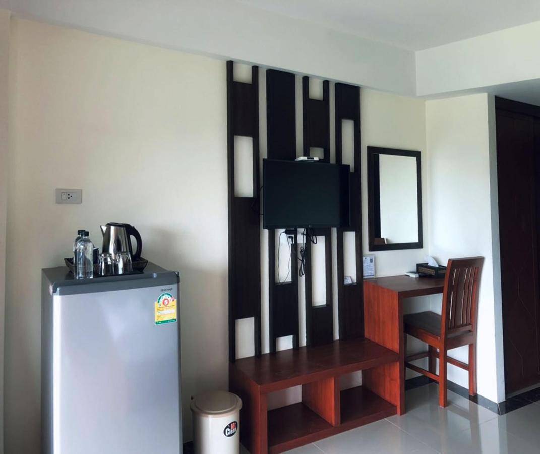 B And Y Residence Chiang Mai Esterno foto